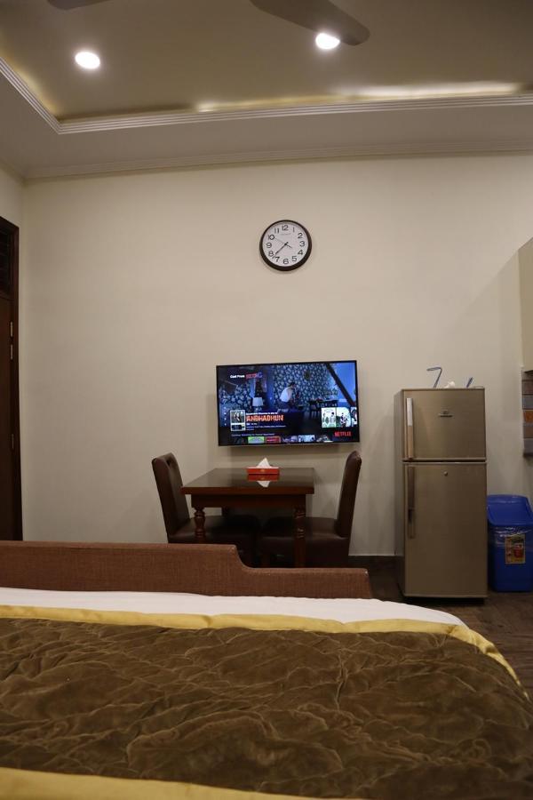 Hayyat Luxury Hotel Suites Lahore Exterior foto