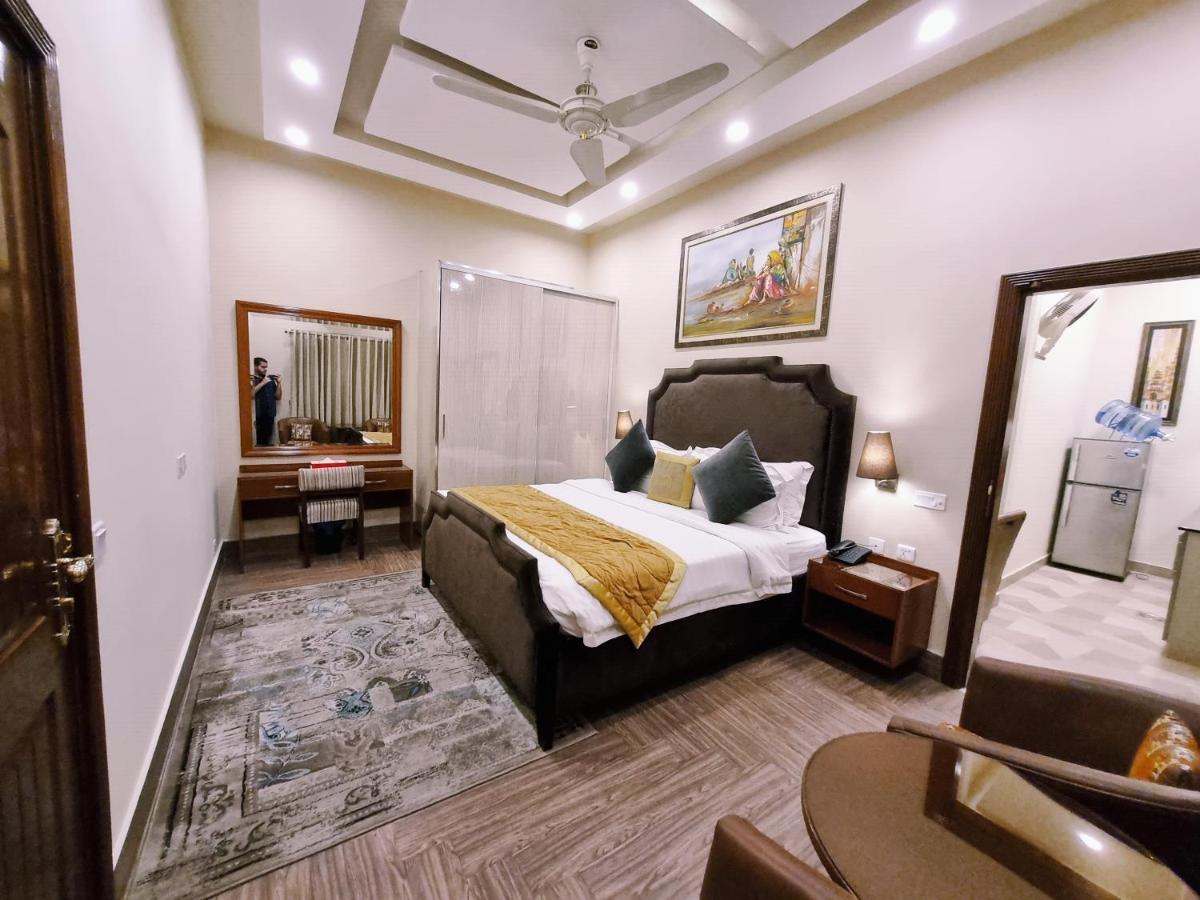 Hayyat Luxury Hotel Suites Lahore Exterior foto