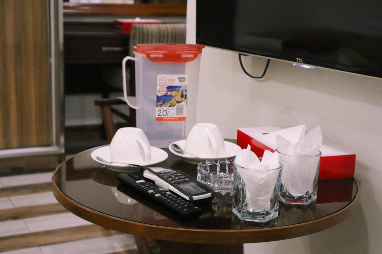 Hayyat Luxury Hotel Suites Lahore Exterior foto